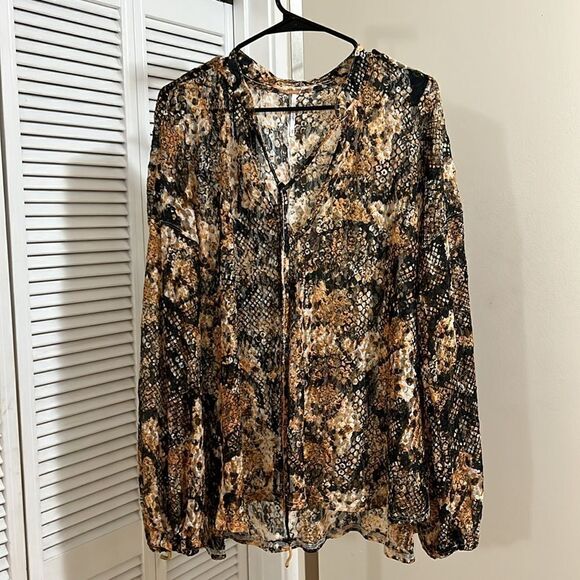 Out for the night snake top - Picture 2 of 7